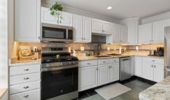 24 Pleasant St, Bangor, ME 04401