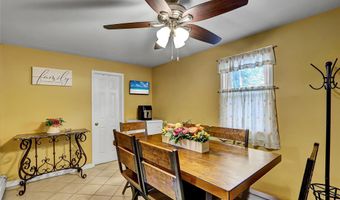 1 Somerset Rd W, Amityville, NY 11701