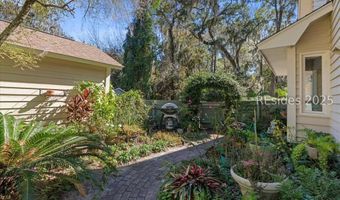 31 Chesterfield Lake Dr, Beaufort, SC 29906