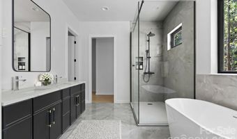 69 Village Pointe Ln, Asheville, NC 28803