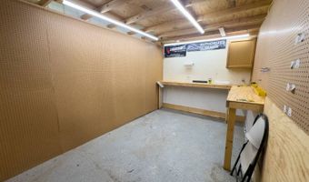 518 3rd Ave, Alton, KS 67623
