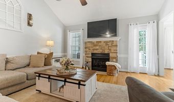 449 Shallowford Dr, Boiling Springs, SC 29316