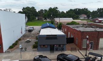 110 E 4th St, Appleton City, MO 64724