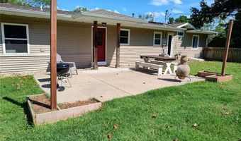 263 E Skyline Dr, Ballwin, MO 63011