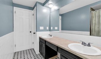 24 Rosewood Dr, Amherst, NY 14221