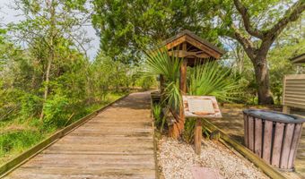 798 MAIN St, Atlantic Beach, FL 32233