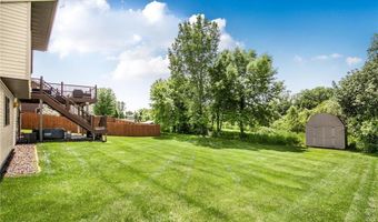 984 Waters Edge Cir, Avon, MN 56310