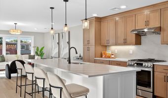 29 W 9TH St, Bayonne, NJ 07002