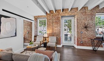 515 N WASHINGTON St 105, Alexandria, VA 22314