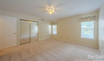 902 Woodlea Ct, Asheville, NC 28806