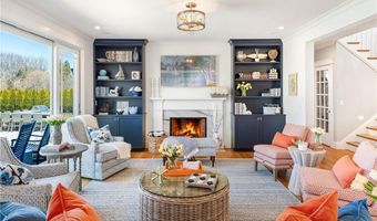 1048 Ocean Rd, Narragansett, RI 02882