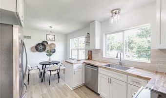 7315 Cheshire Ln, Affton, MO 63123
