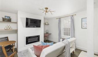 17 Old Beach Rd, Newport, RI 02840