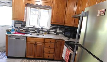 8 Tilden Rd, Danbury, CT 06810