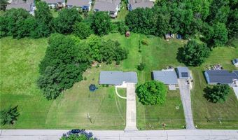 794 Robinhood Dr, Aurora, OH 44202