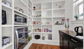 318 Orange St, Charlotte, NC 28205