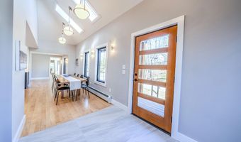 16 Cottage St, Belfast, ME 04915