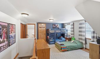 702 N Van Buren St, Auburn, IN 46706