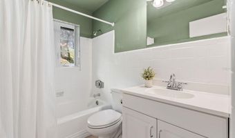 1811 MAPLEWOOD Dr, Orlando, FL 32803