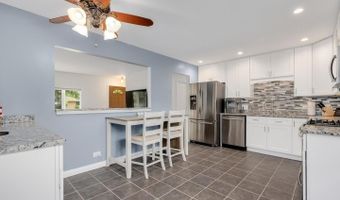 690 W Willow Gln, Addison, IL 60101