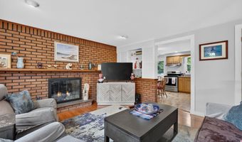 40 Cedar Rd, Clinton, CT 06413