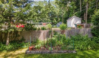 17 Northgate Dr, Albany, NY 12203