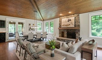 3867 Hawk Crest Rd, Ann Arbor, MI 48103
