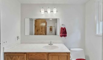 96 Pheasant Ln, Oceanside, CA 92057
