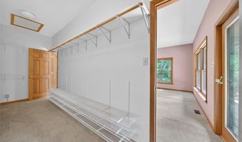 1074 Boone Woods Trl, Augusta, MO 63332