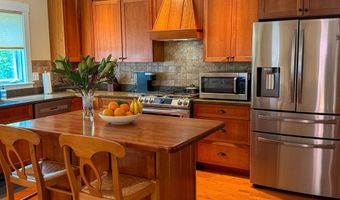 2 Parker Farm Ln, Amherst, NH 03031