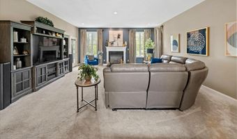 33 WATERTON Dr, Bear, DE 19701