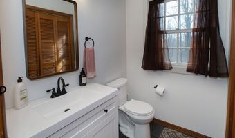 95 Obtuse Hill Rd, Brookfield, CT 06804