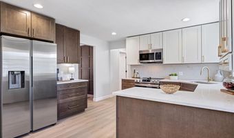 339 Oakleigh Woods Dr, Ballwin, MO 63011