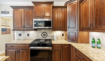 1042 AVERY Crk, Woodstock, GA 30188