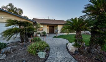 949 S Peregrine Pl, Anaheim, CA 92806