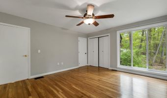 16 Old Manchester Rd, Amherst, NH 03031