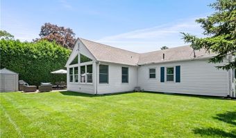 70 Baldwin Orchard Dr, Cranston, RI 02920
