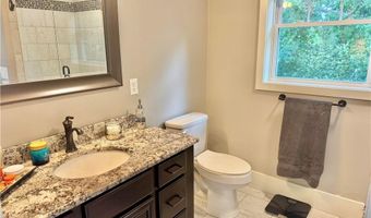 20 Robert Ave, Warwick, RI 02818