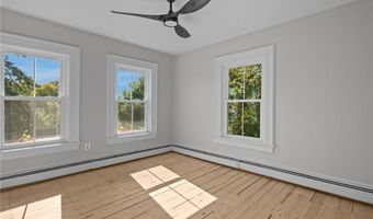 243 Maple Ave, Barrington, RI 02806