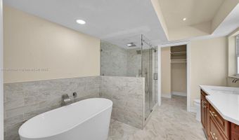 524 Muirfield Dr, Atlantis, FL 33462