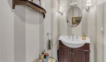 35 TIMBERLAND Dr, Lincoln, RI 02865