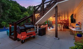 1388 Red Oak Plantation Dr, Ballwin, MO 63021