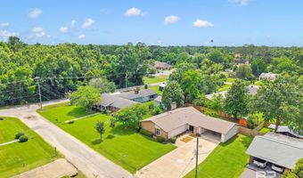 18 Rollins Pl, Atmore, AL 36502