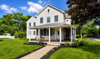 138 Church St, Belford, NJ 07718