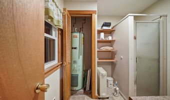 6-8 Field Dr, Ashland, NH 03217