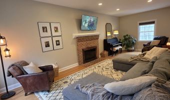 120 Woodbine Rd, Colchester, CT 06415