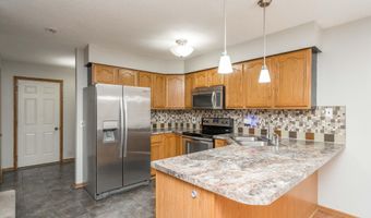1013 10th Ave, Altoona, IA 50009