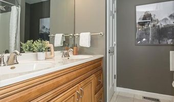 1101 Courtwood Cir, Ballwin, MO 63011