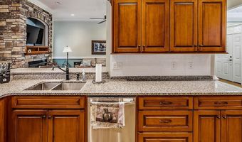 821 E Golden View Ln, Boiling Springs, SC 29316