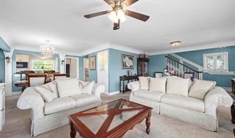 711 Riverview Dr, Alton, IL 62002